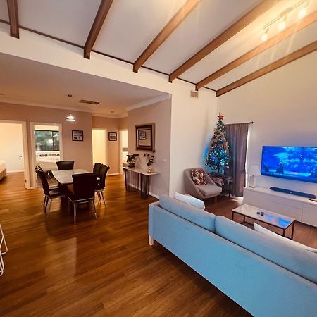 Cosy 4Br Home 15 Minutes Away From Melbourne Airport St Albans Kültér fotó