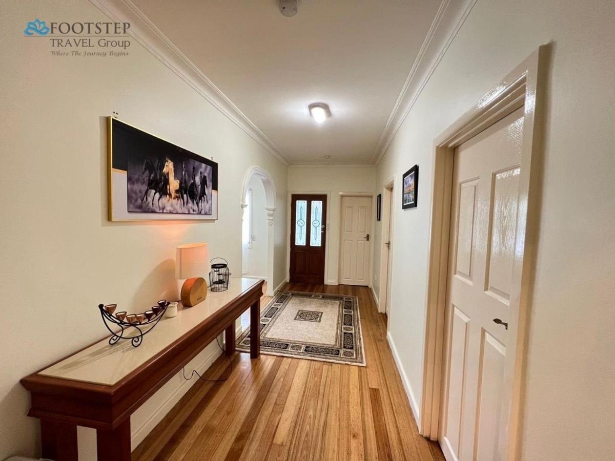 Cosy 4Br Home 15 Minutes Away From Melbourne Airport St Albans Kültér fotó